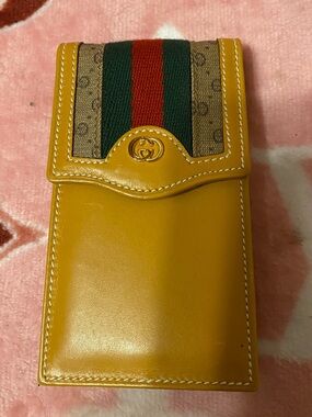 This is a vintage Gucci cigarette or multi-purpose case